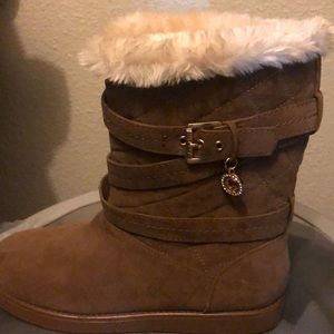 Guess boots
